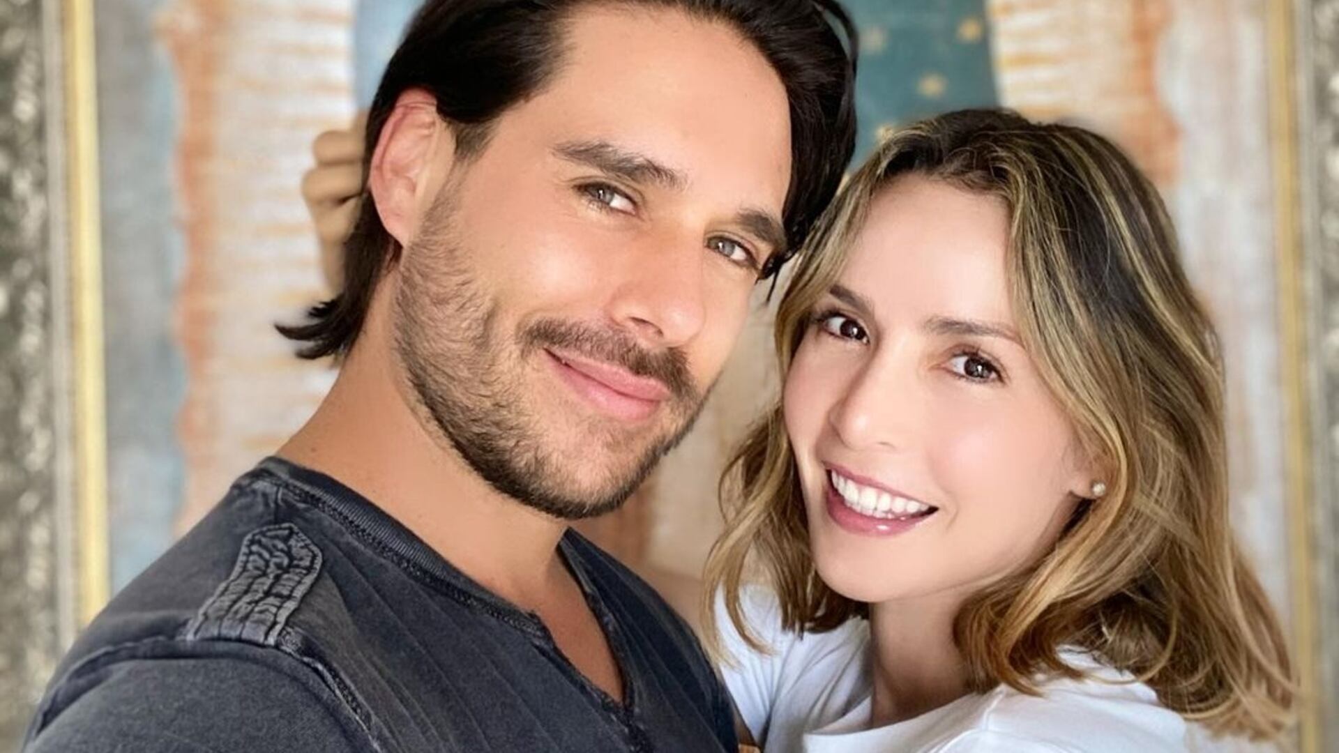 Sebastián Caicedo presumió lo enamorado que está de su novia; curiosos aseguran que está compitiendo con Carmen Villalobos