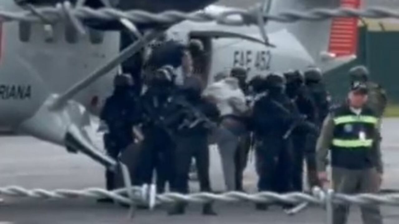 Jorge Glas habría sido trasladarlo en avión a Guayaquil