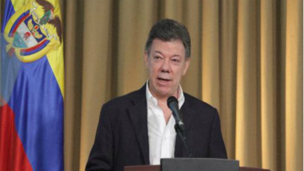 El Presidente de la República, Juan Manuel Santos, pasó por la Escuela Naval de Cartagena, antes de realizar en el exterior estudios en economía.