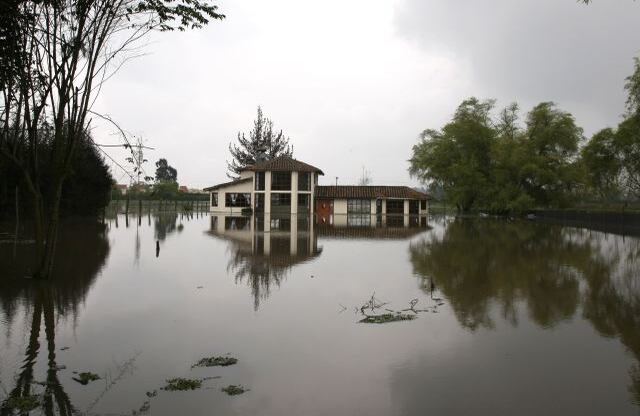 Inundaciones en la vereda Parcelas, en el municipio Cota (Cundinamarca).