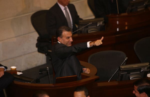 El marco para la paz es aprobado. Roy Barreras agradece al Senado la decisión. 