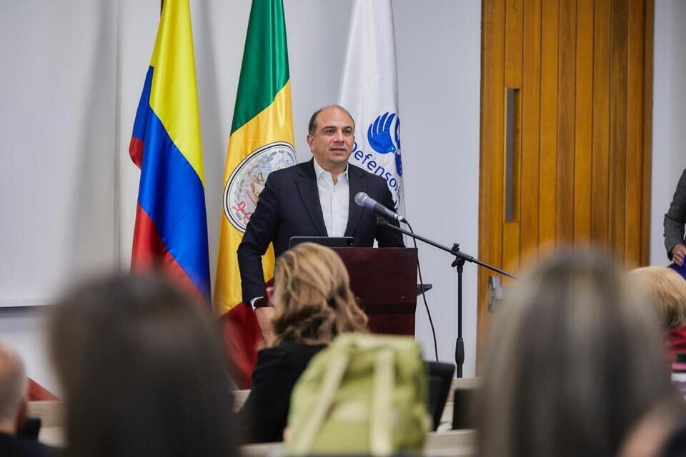 Carlos Camargo Assis, defensor del Pueblo