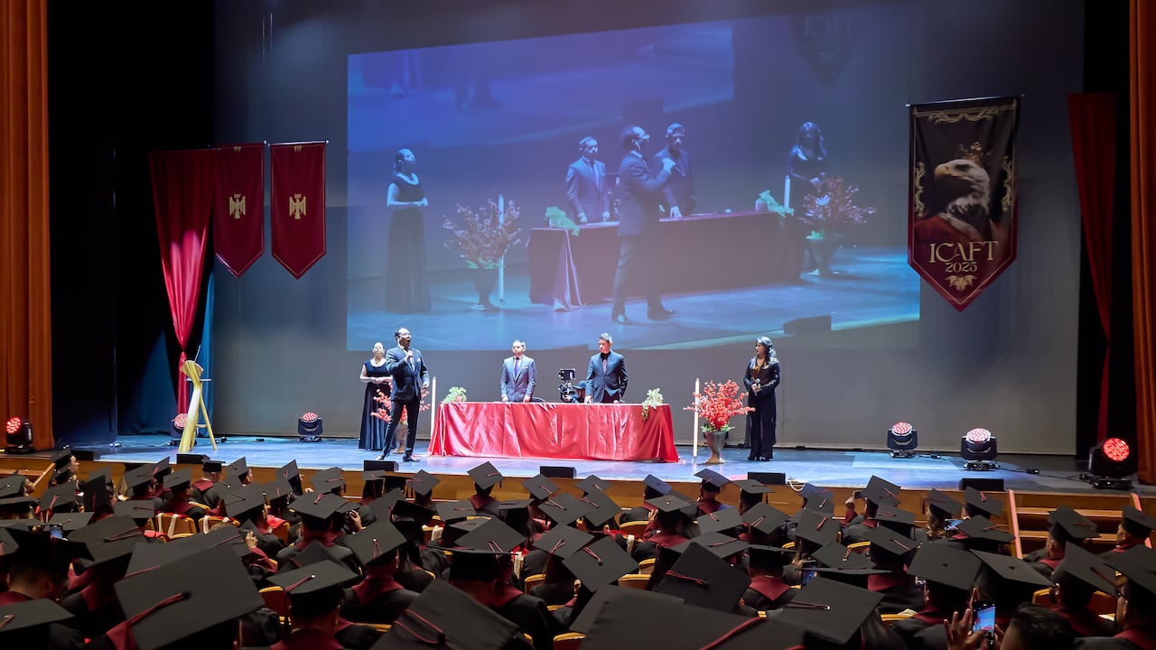 Graduandos de la Corporación Colombo Alemana de Educación Superior (ICAFT)