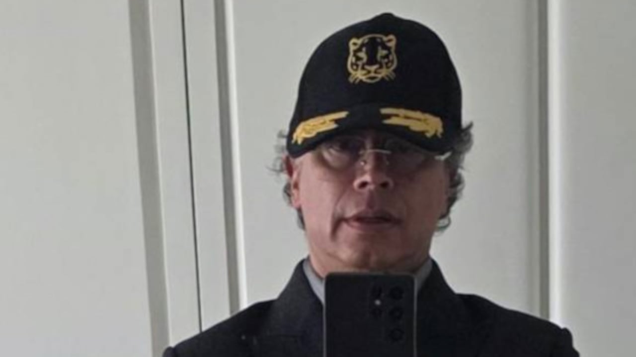 Gustavo Petro mostró el regalo de los habitantes de calle.