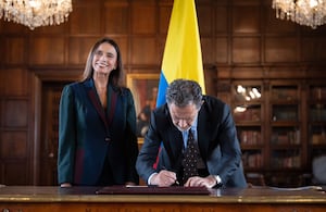 La ceremonia se llevó a cabo en el Palacio de San Carlos, sede de la Cancillería.