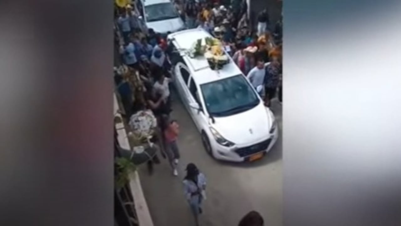 Polémico entierro de alias Cabuya en Angostura, Antioquia.