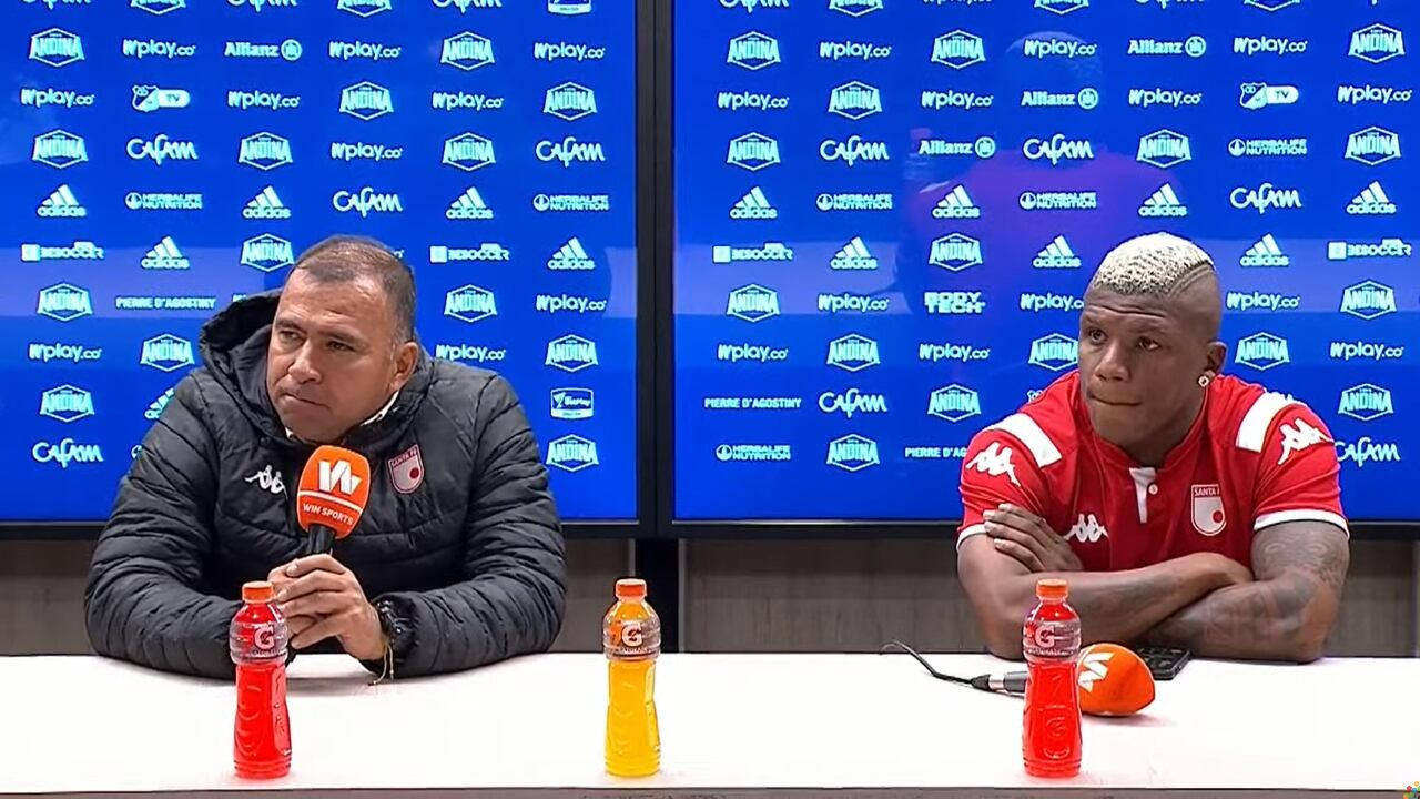 Harold Rivera y Marlon Torres en la rueda de prensa