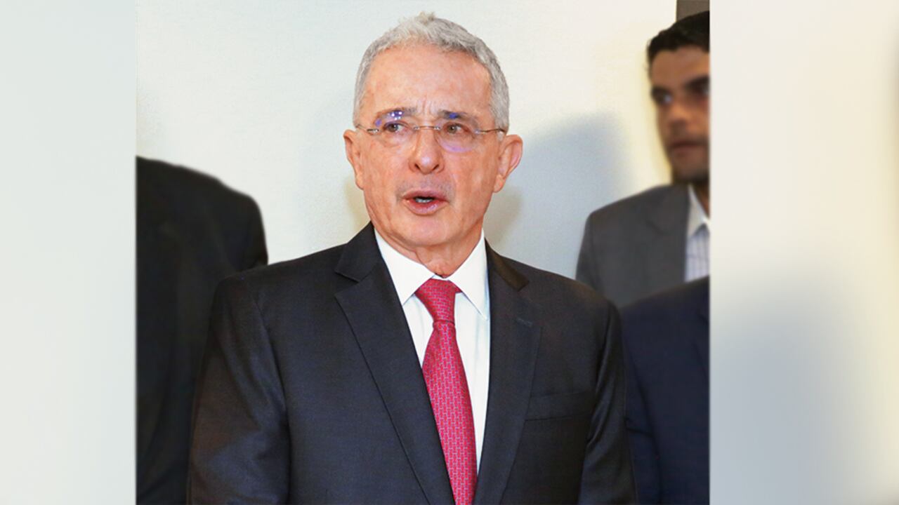 Álvaro Uribe Vélez.