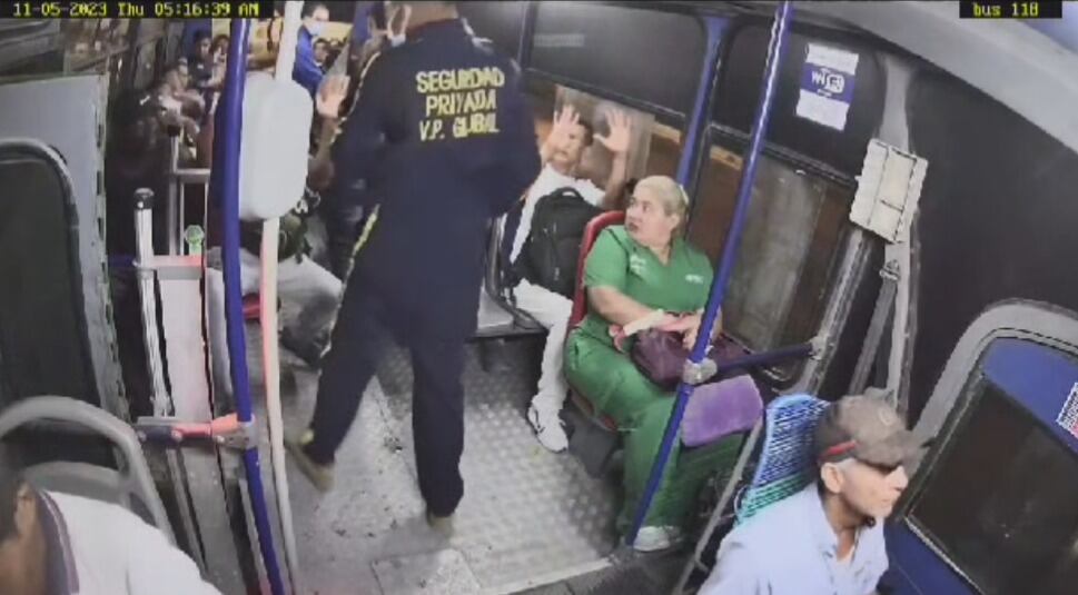 En las cámaras de seguridad del vehículo quedó registrado el hecho