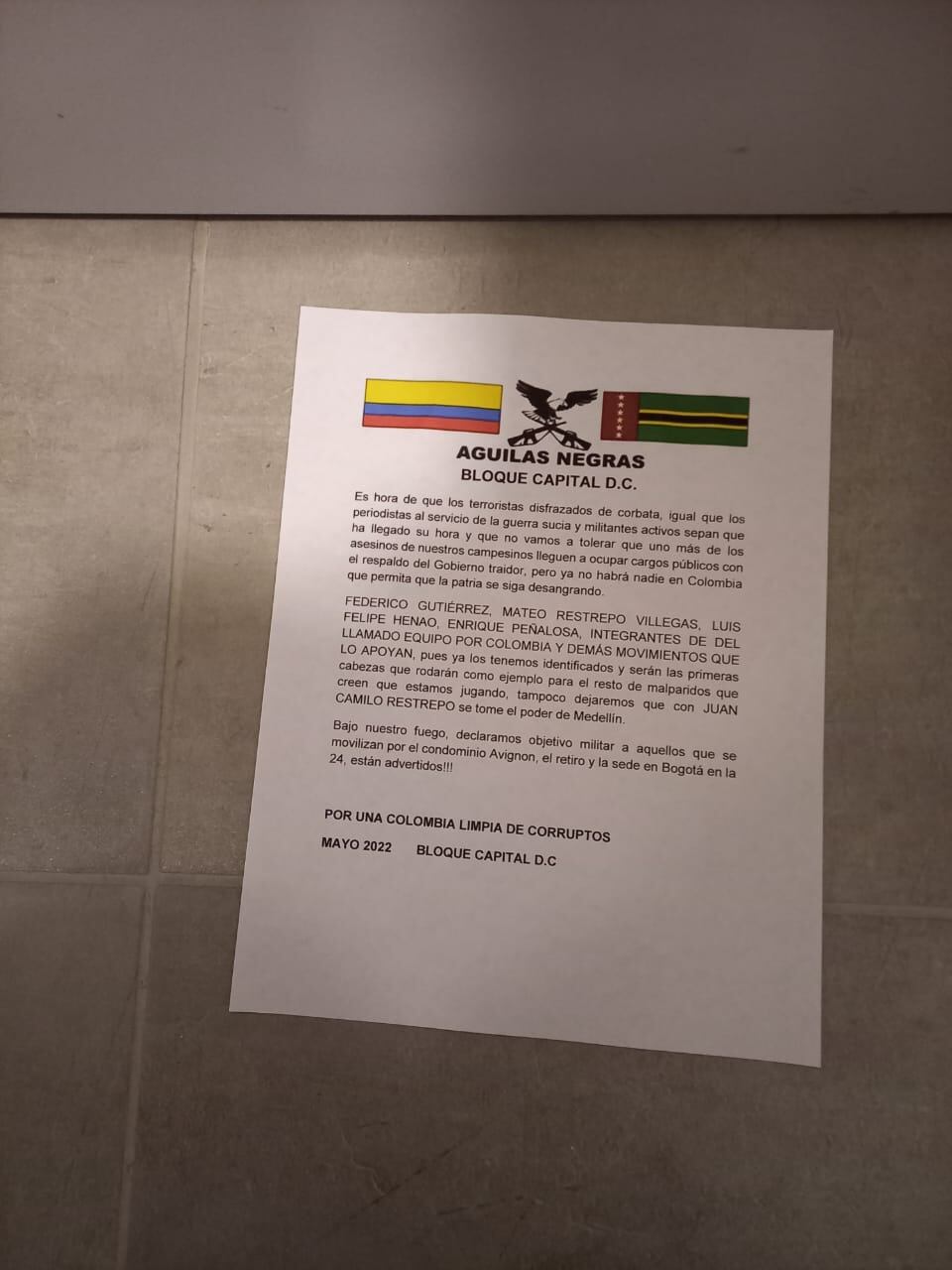Panfleto amenaza Águilas Negras contra el candidato Federico Gutiérrez.