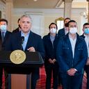 Acompañado de parte de su gabinete, el presidente Iván Duque anunció el retiro de la reforma tributaria este domingo.