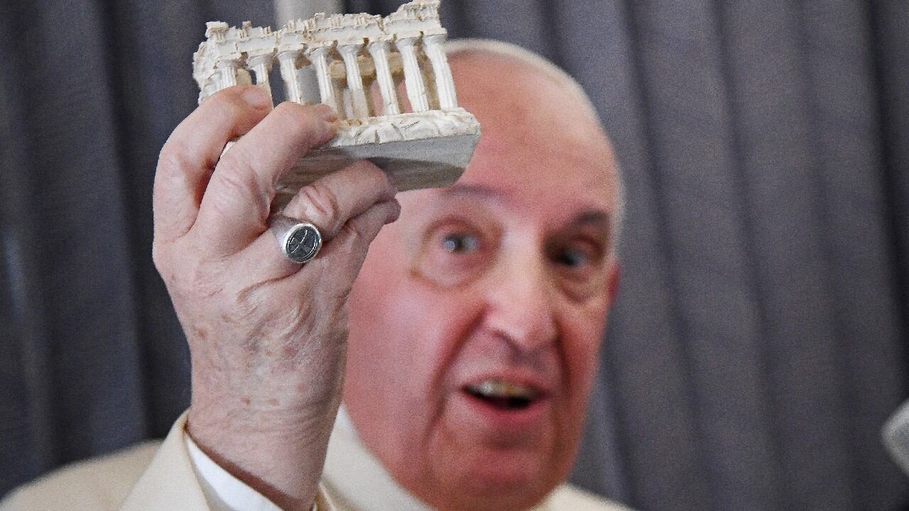 El papa Francisco terminó su visita a Grecia