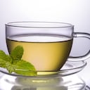 La menta aporta beneficios digestivos, pues sirve para aliviar molestias como la diarrea, la colitis y los gases. Foto: Getty images.