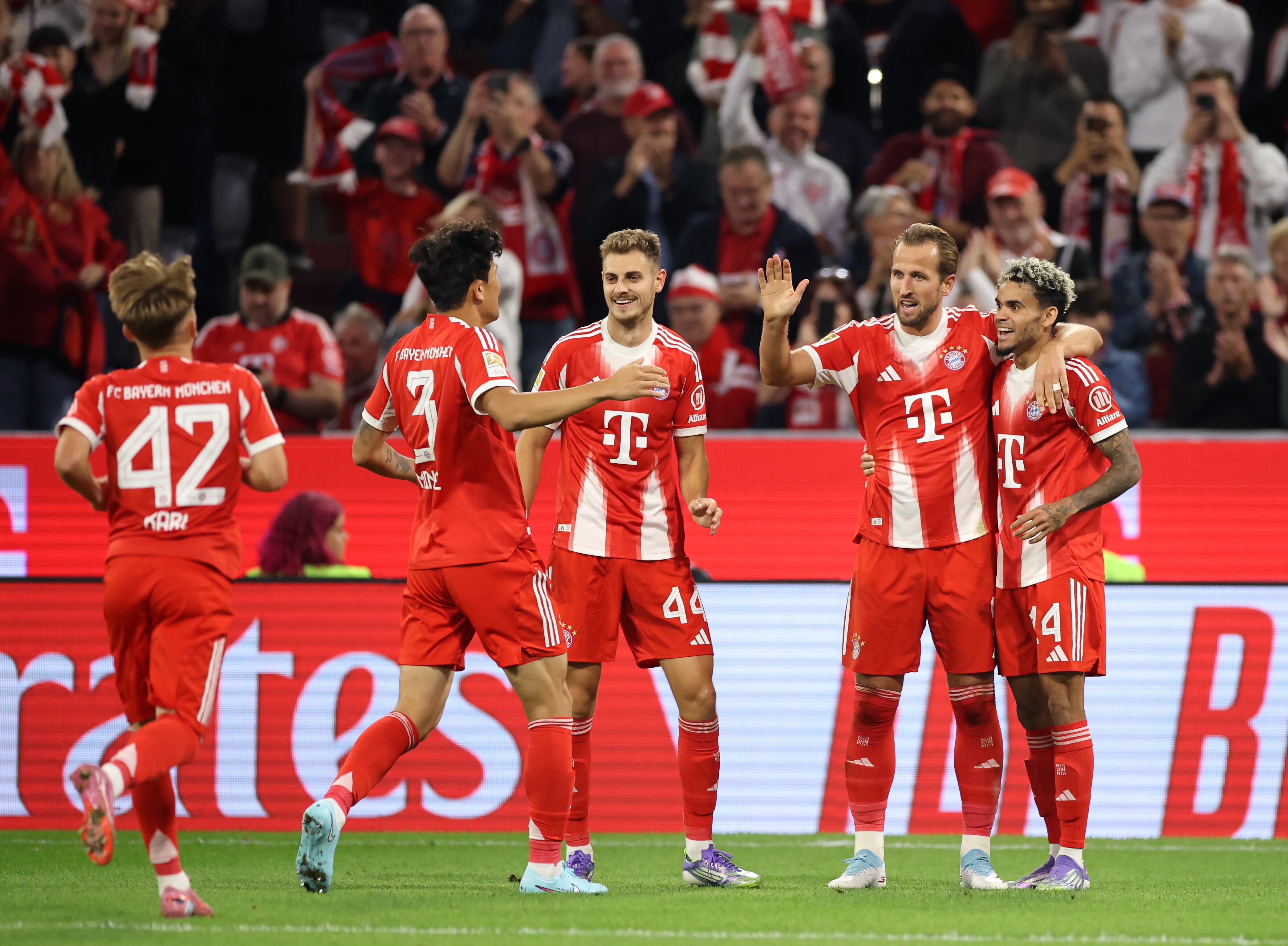 Bayern Múnich celebra su primera victoria en la Bundesliga 2025-2026, con Luis Díaz como protagonista.
