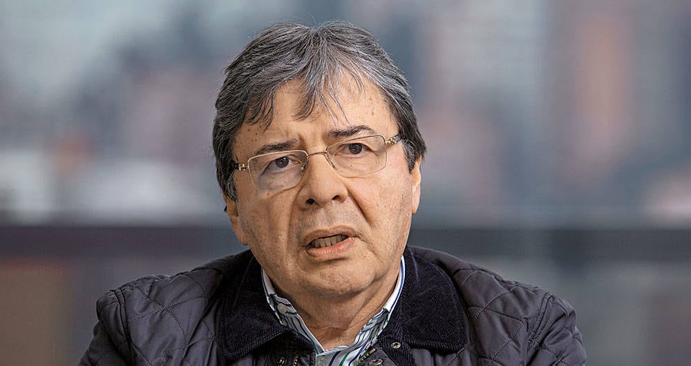 La misión de censura contra el Ministro de Defensa