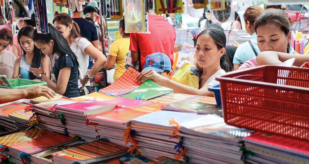 La temporada escolar va hasta finales de febrero. Comerciantes consultados aseguran que los precios de los útiles este año han subido menos que la canasta familiar. 