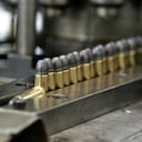 Igualmente se produce la llamada munición de defensa personal hecha para revólver y de guerra para fusil. (Foto:Alejandro Acosta)