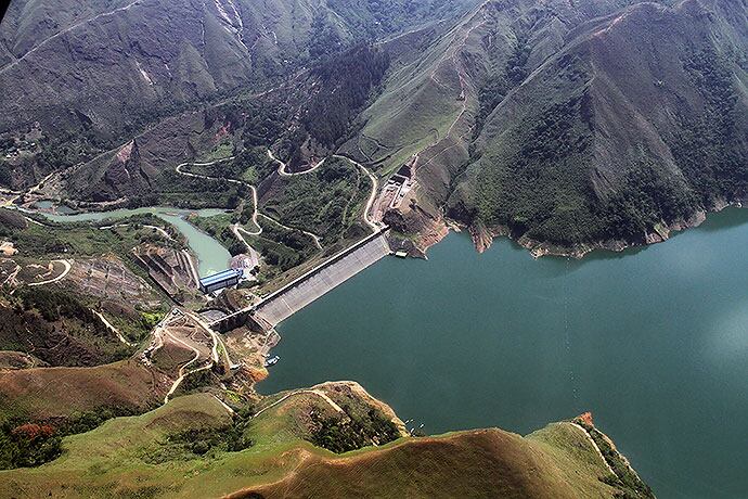 Desde el aire: 'El Niño' sigue secando al río Cauca y la Salvajina 2