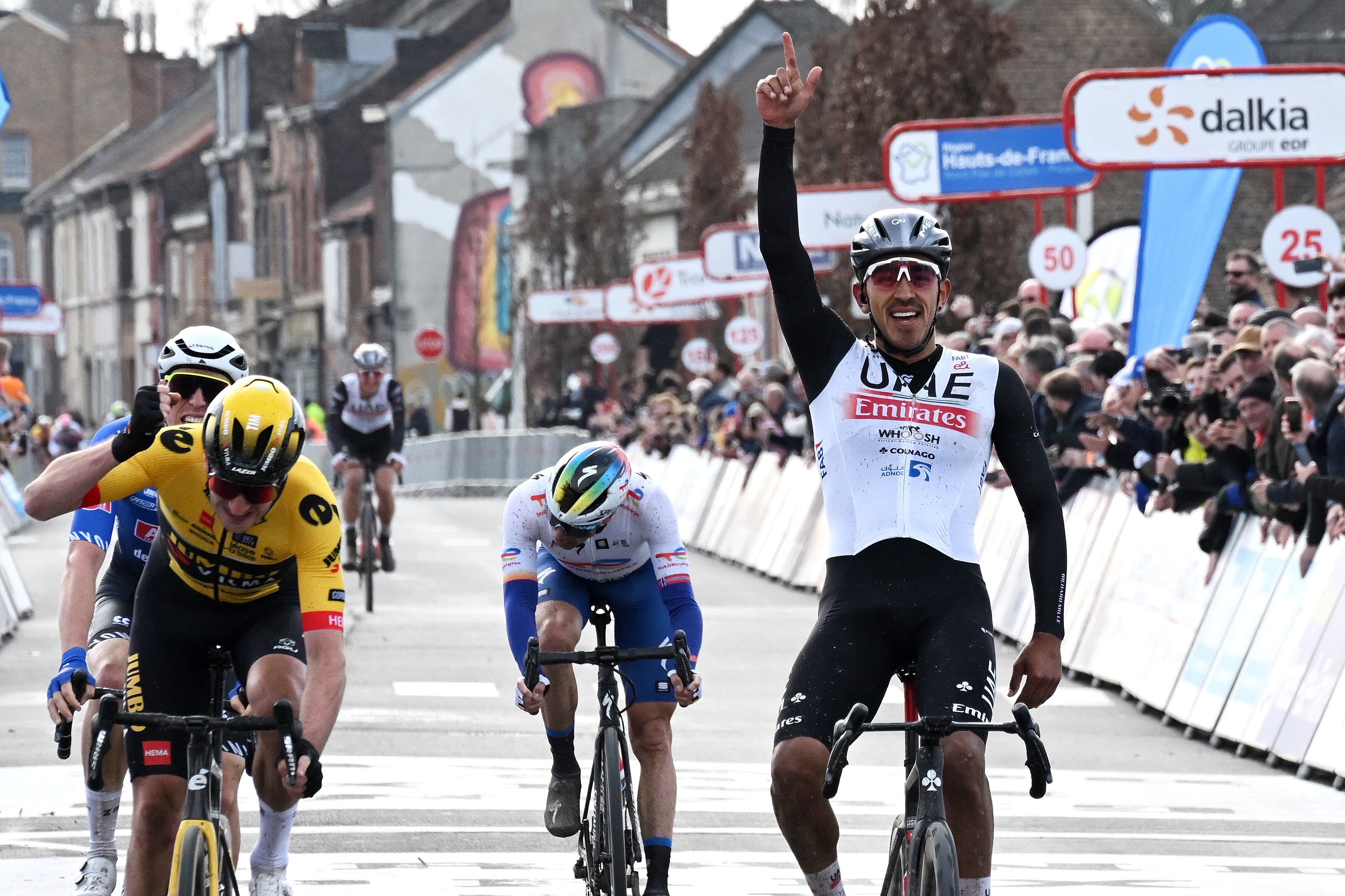 El pedalista del UAE Emirates Juan Sebastián Molano, fue el más rápido en el Gran Premio de Denain, en Francia.