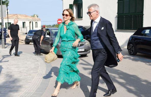 Montserrat Bernabeu y Joan Piqué en la boda de su hijo Marc