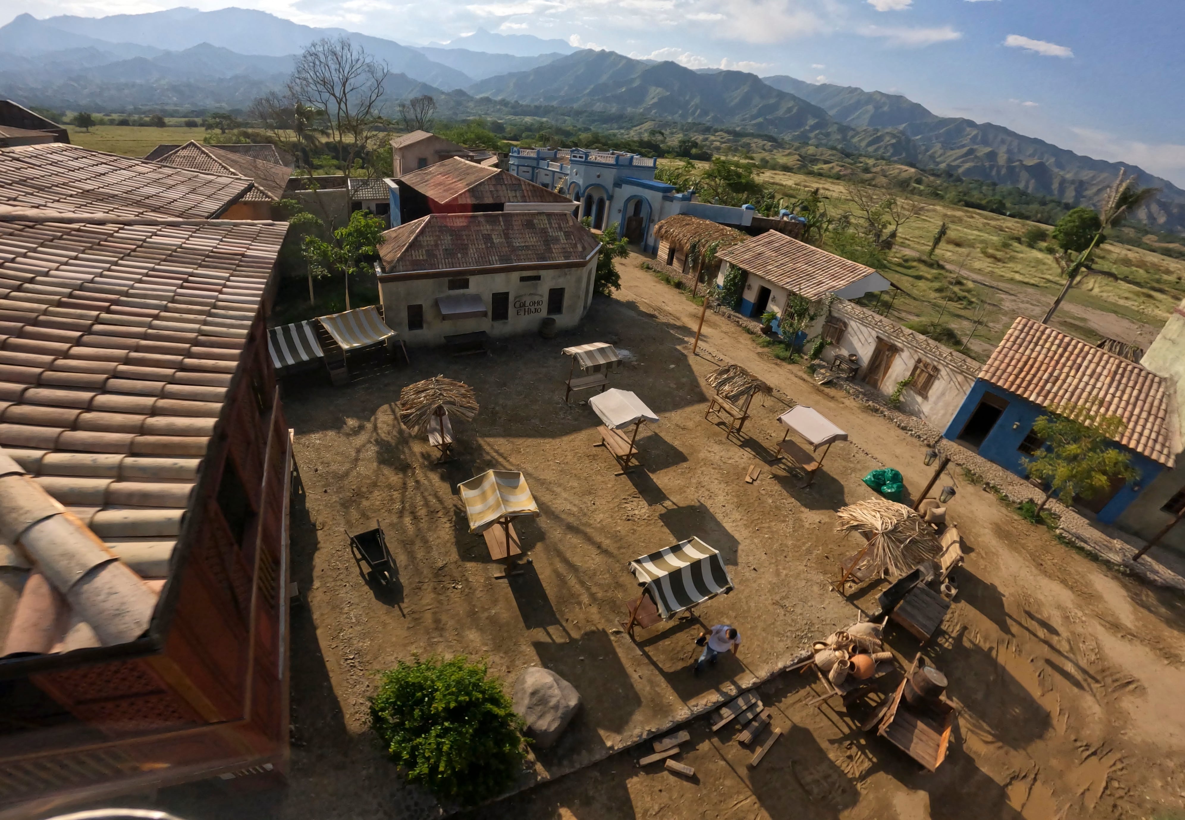 El Macondo que Netflix construyó para Cien años de soledad, de Gabriel García Márquez / Cien Años de Soledad. Cr. El Departamento / Netflix ©2024