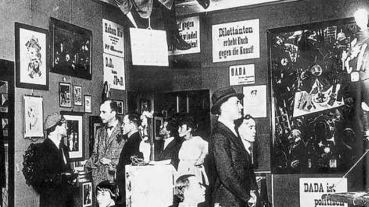 Esta es una fotografía del Cabaret Voltarie en Zúrich. Lugar donde se fundó en 1916 el movimento artístico Dadaísta.