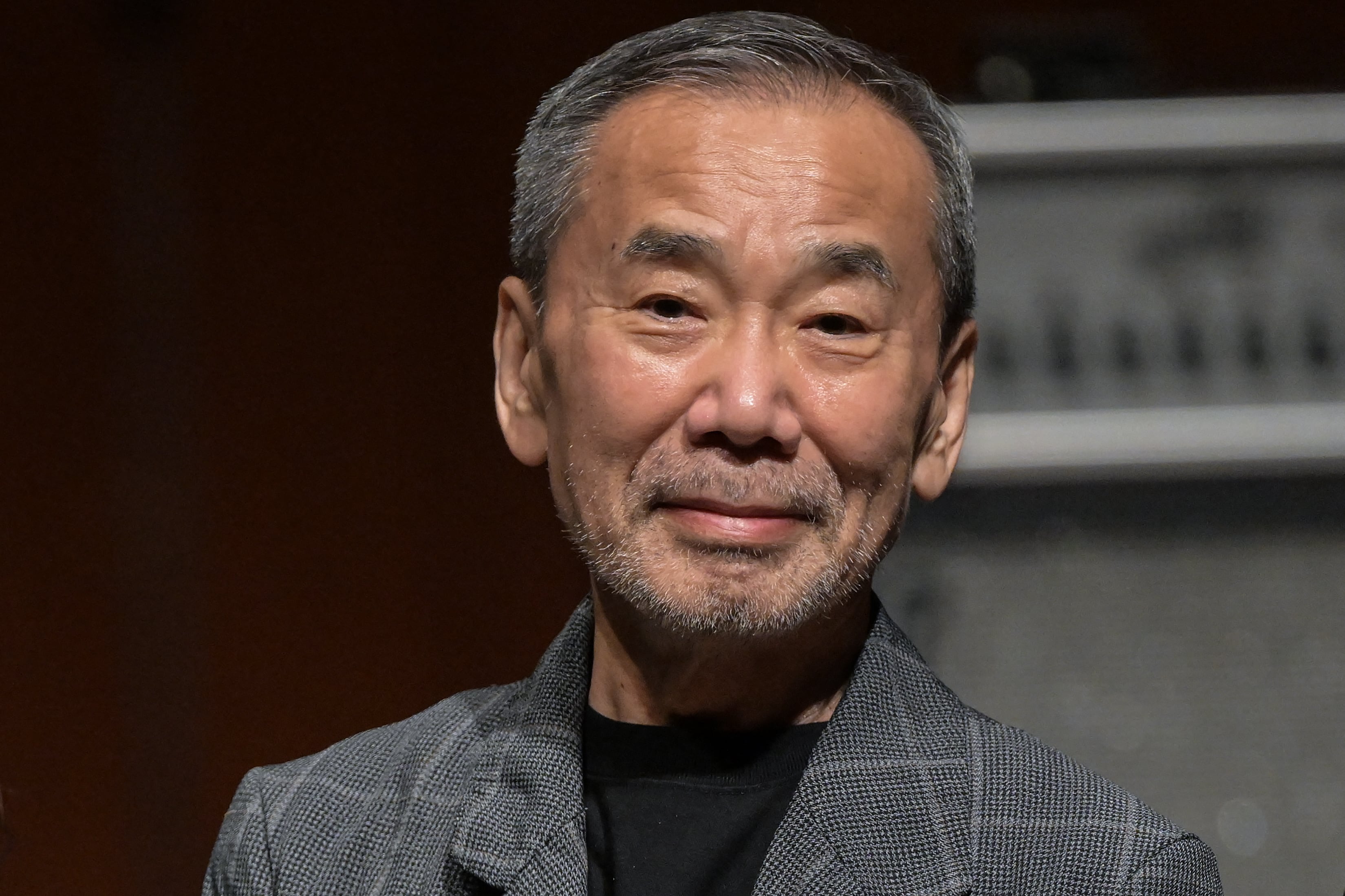 El autor japonés Haruki Murakami escribe novelas que son "completamente diferentes" de lo que la IA puede crear, según declaró el novelista en una entrevista publicada el 3 de julio de 2026.
Foto: Richard A. Brooks / AFP.
