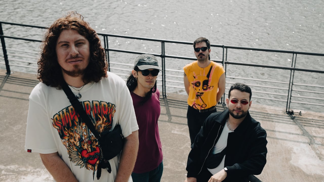 "Experimentamos con estructuras poco convencionales tipo: canciones sin coro, sin estrofas o con todos los coros distintos, explica Pirineos en Llamas.