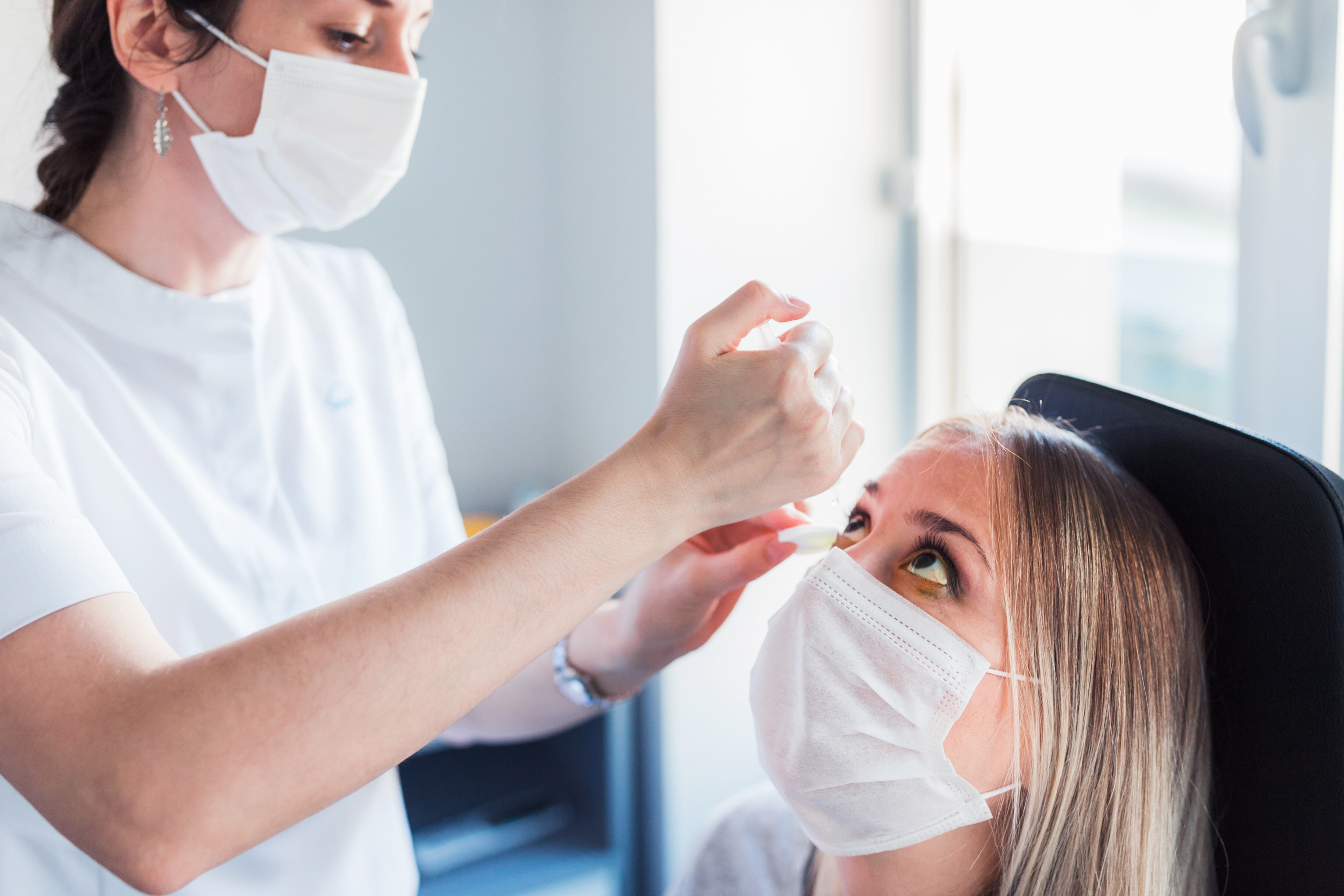 La sequedad en los ojos es un síntoma del síndrome Sjogren.