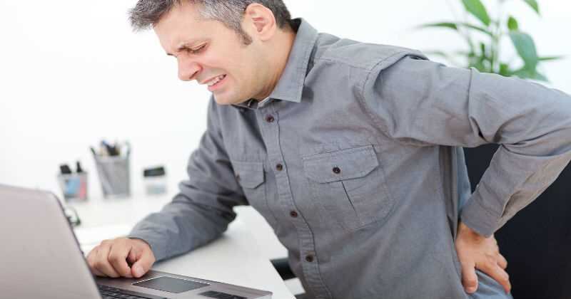 Evite los dolores de espalda y mejore su postura con una rutina adecuada de ejercicios