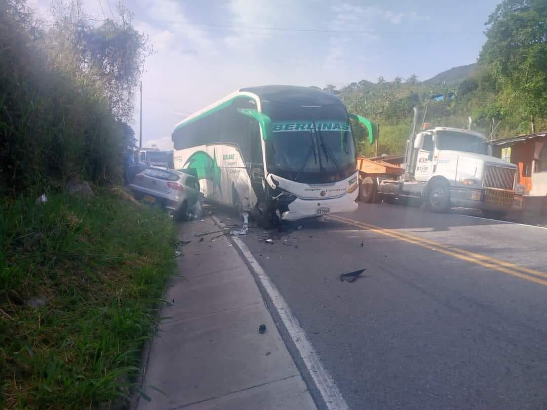 Las autoridades ya se encuentran en la zona de la emergencia para atender la situación.