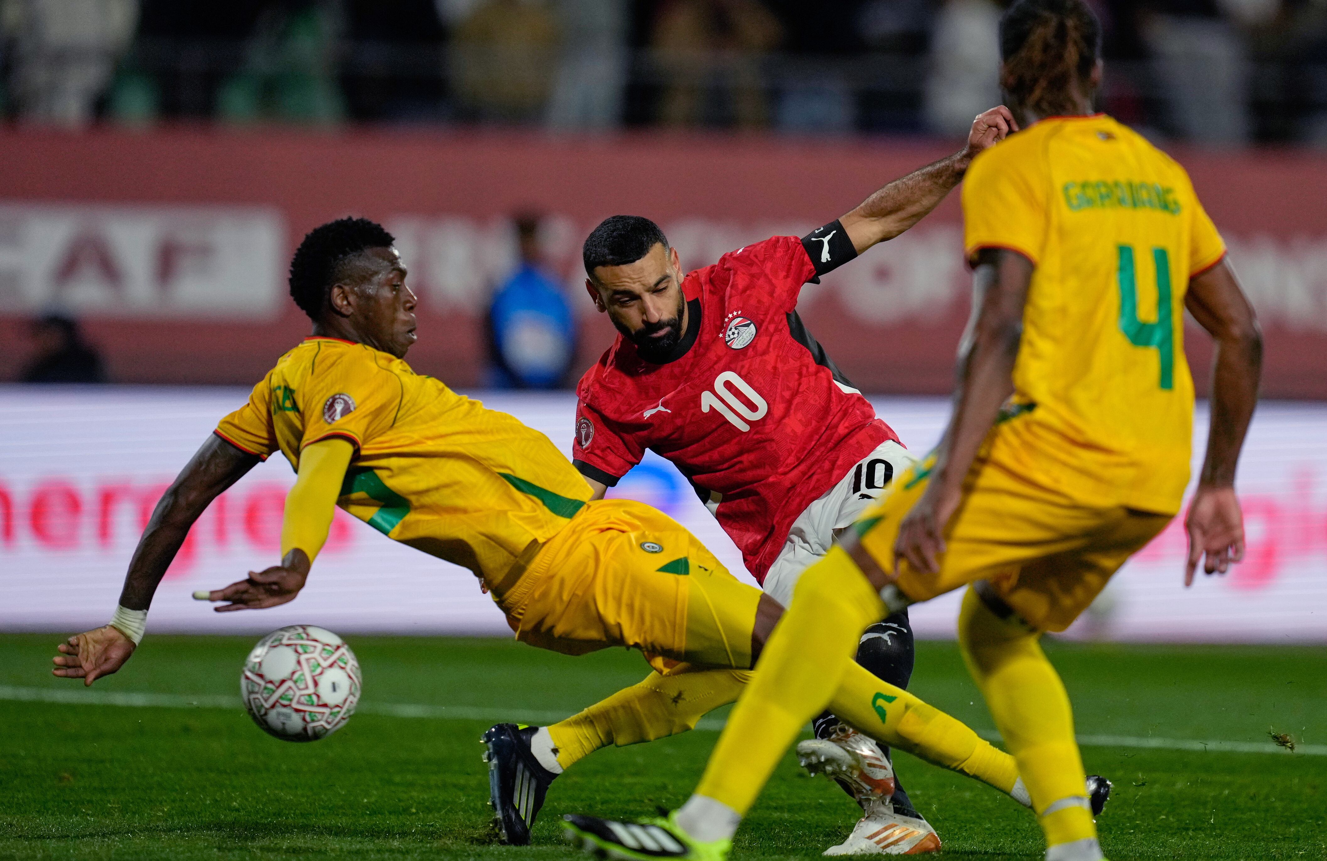 Mohamed Salah contra Zimbabue en la Copa África.