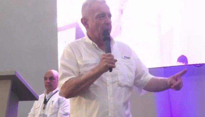 Álvaro Uribe Vélez, sobre la consulta popular