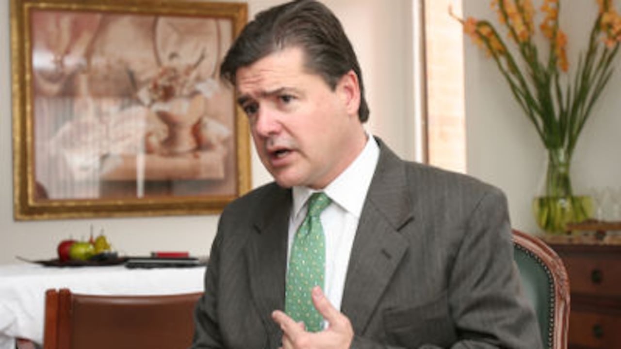 Juan Carlos Vélez, abogado con especialización en Derecho Administrativo y exgerente de la campaña del No en el plebiscito por la paz, sería el encargado de representar a Colombia en Ecuador y contribuir al fortalecimiento de las relaciones bilaterales.
