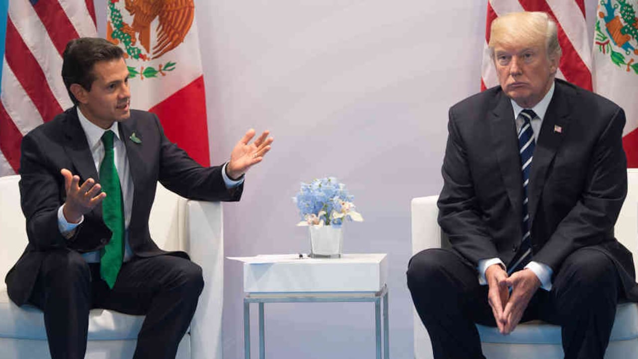 Enrique Peña Nieto y Donald Trump posaban juntos para los periodistas cuando volvió a surgir el tema del muro.