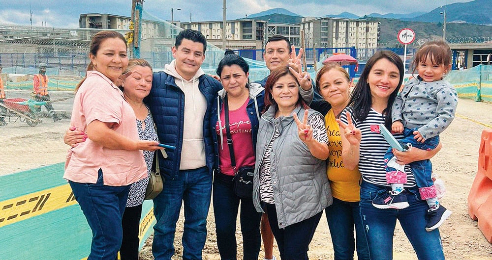 Su familia es lo que más le duele. Sus hijos, uno de ellos que ya es un adolescente, han crecido viendo cómo ha sido enviado su padre a la cárcel y sin entender lo que pasaba.