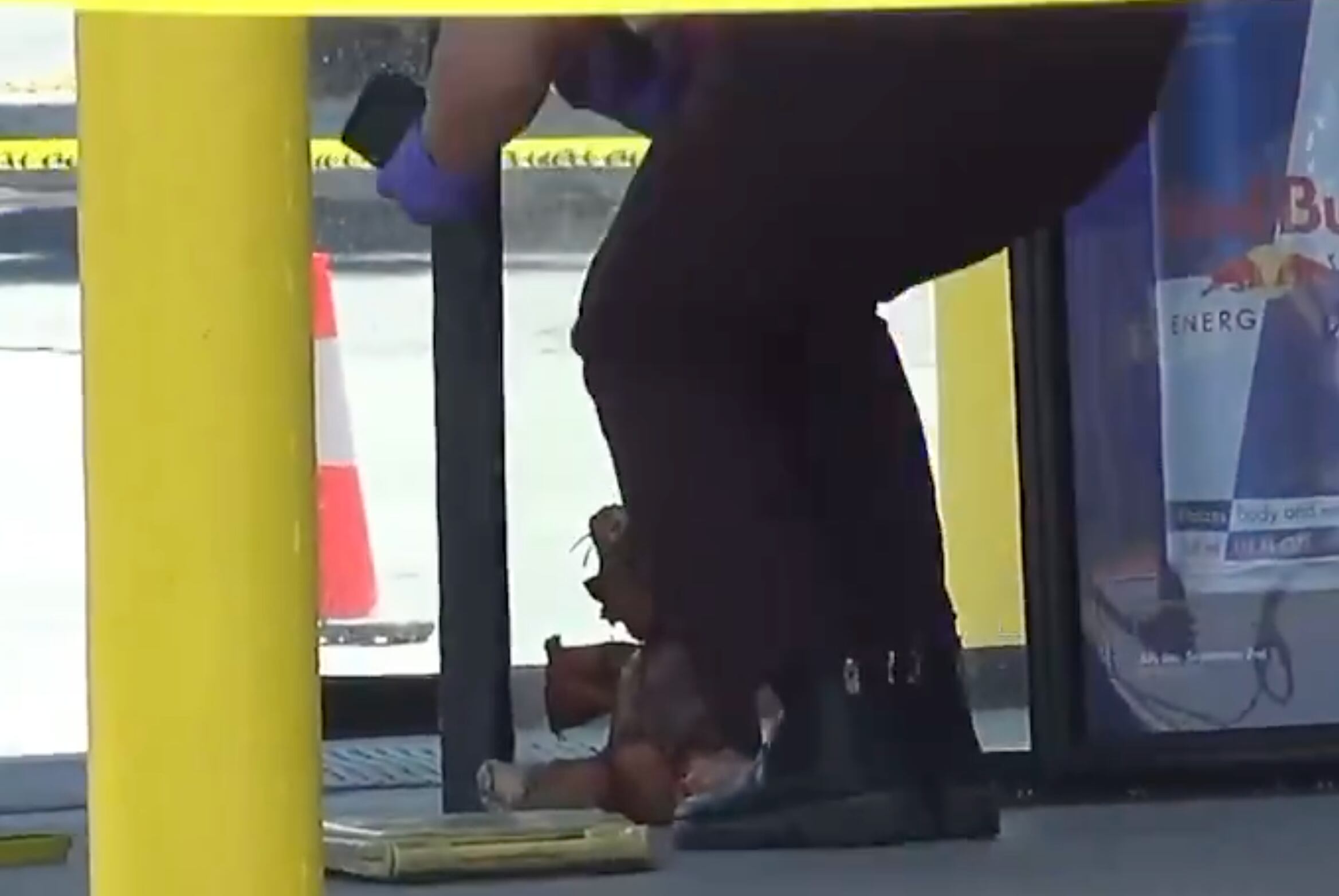 La policía llegó al al lugar para investigar el misterioso hallazgo