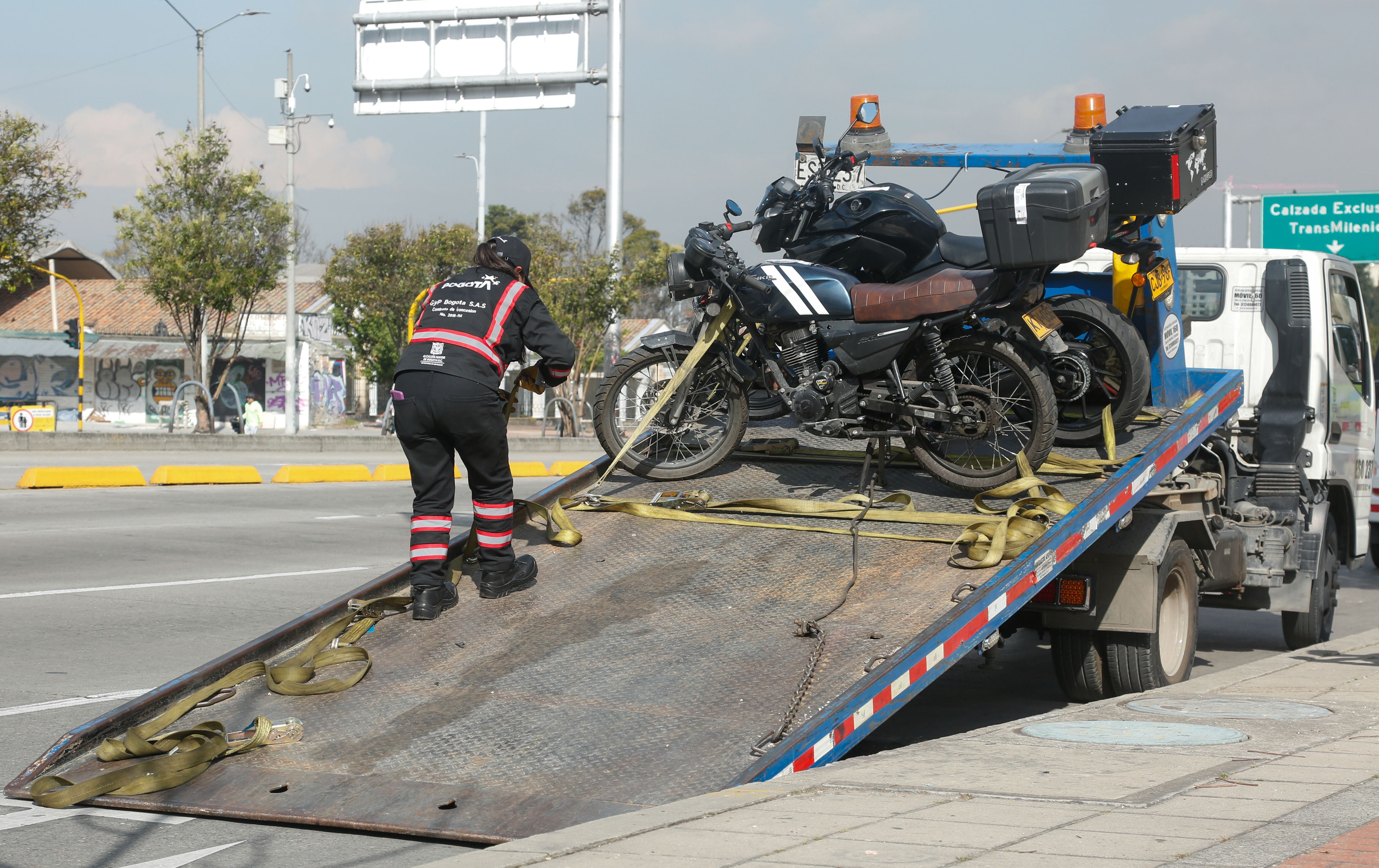 Patinetas, bicicletas, trafico suave