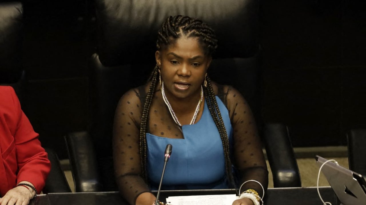 La vicepresidenta de Colombia, Francia Márquez Mina, asiste a la sesión solemne como parte de su visita de trabajo a México en la Cámara de Senadores del Congreso de la Unión en la Ciudad de México, México, el 10 de abril de 2025. (Foto de Luis Barron/Eyepix Group) (Foto de Eyepix/NurPhoto) (Foto de Eyepix/NurPhoto vía AFP)