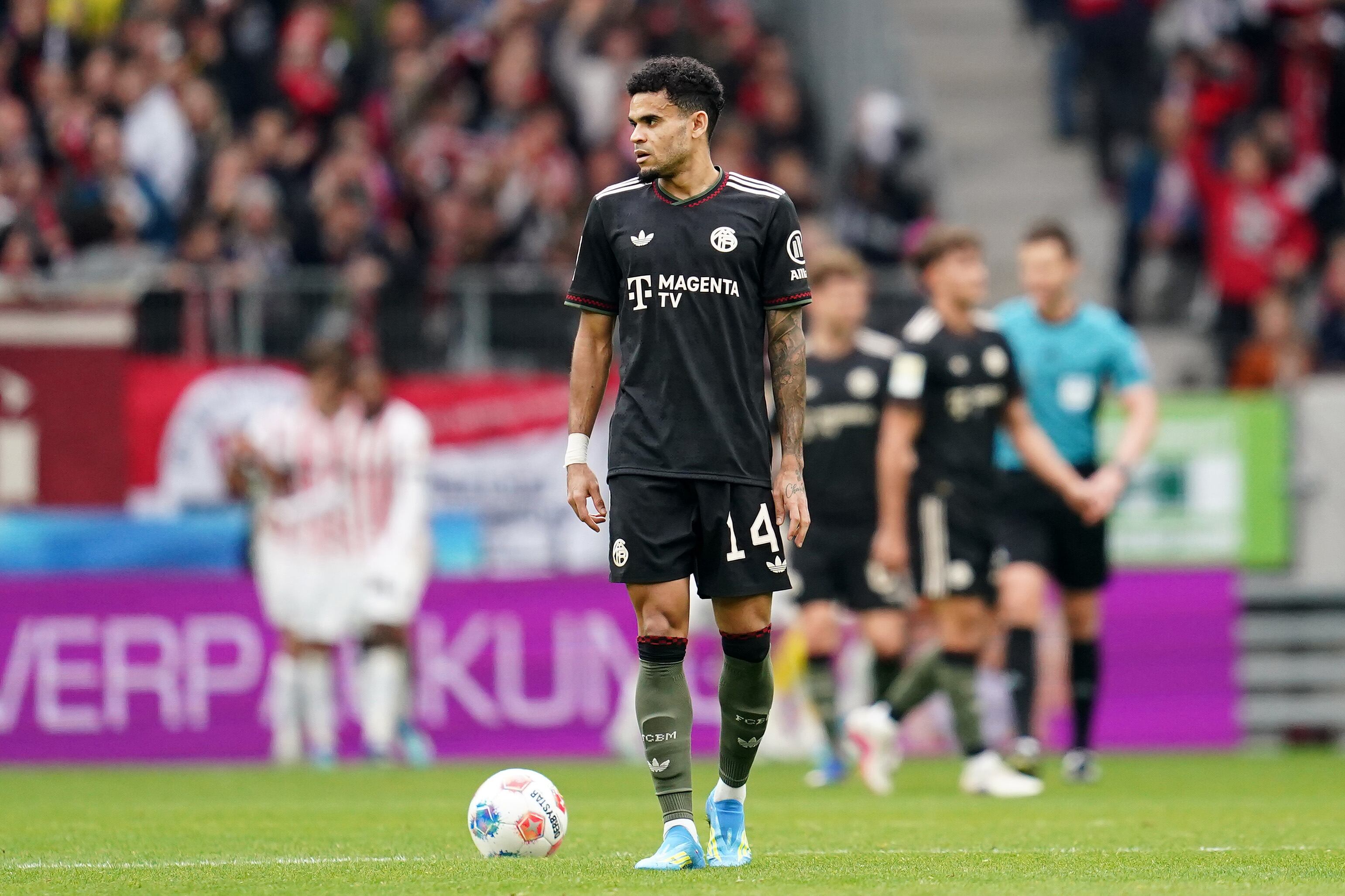 Luis Díaz en el partido con Bayern Múnich ante Friburgo por Bundesliga.