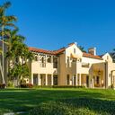 La mansión tiene más de 4 acres y se compone de dos casas, cada una con vistas panorámicas de Key Biscayne. Foto: www.ashleycusack.com