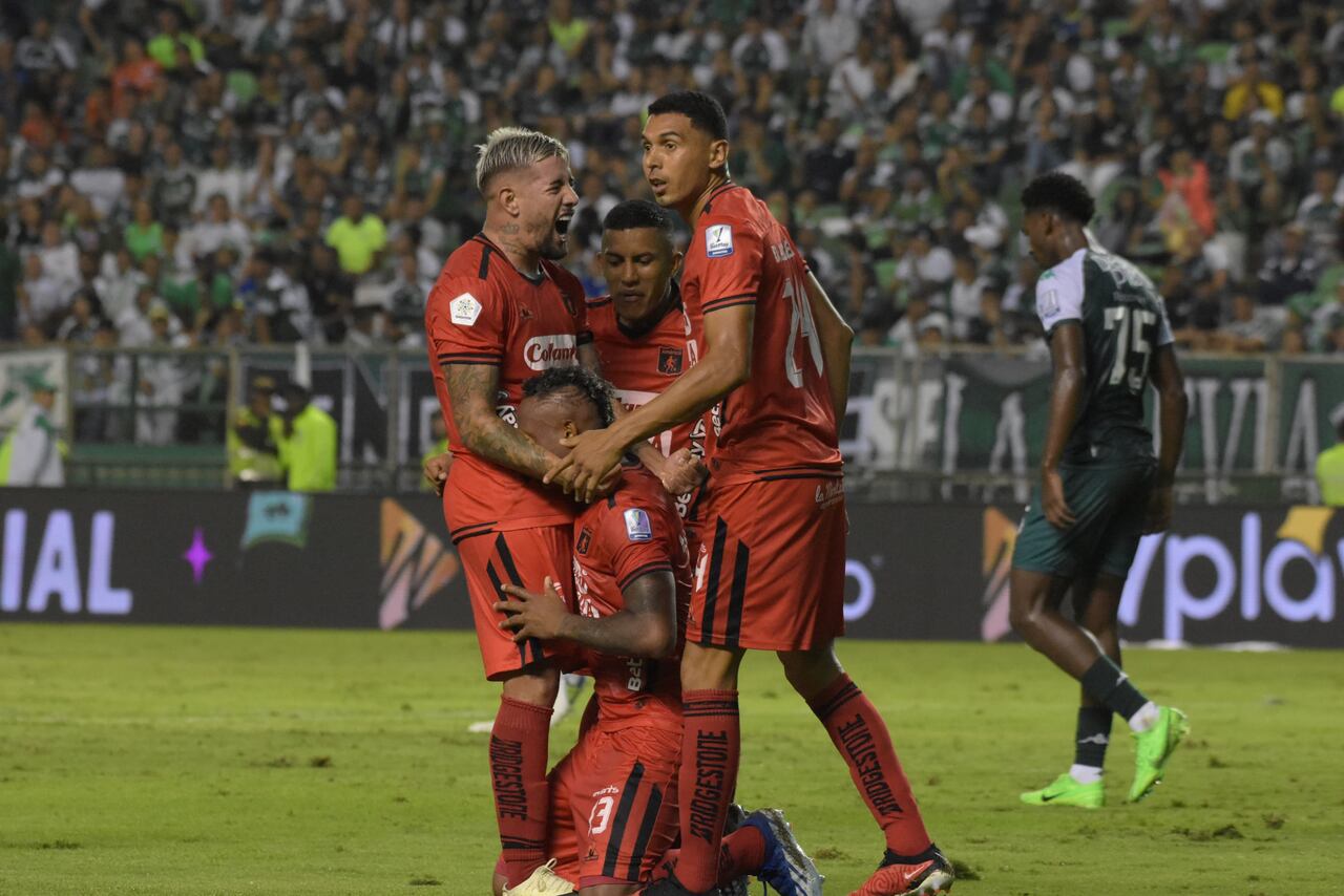 Deportivo Cali América en el estadio de Palmaseca