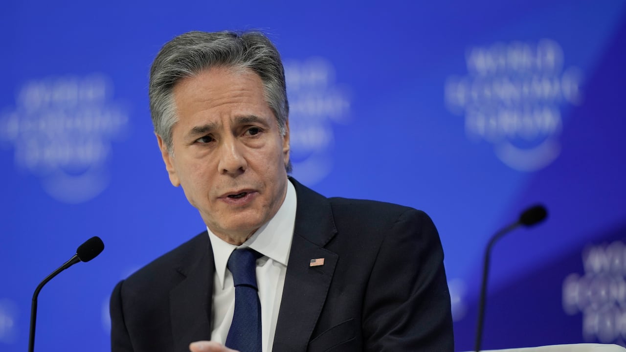 El día anterior, el príncipe Faisal bin Farhan, ministro de Exteriores de Arabia Saudí, dijo en una mesa redonda en Davos que su país estaba de acuerdo en que “la paz regional incluye paz para Israel”, y respondió “desde luego” cuando se le preguntó si Arabia Saudí reconocería a Israel dentro de un acuerdo político más amplio.