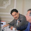 Iván Cepeda participó en la reunión junto con senadores y representantes de la coalición oficialista.