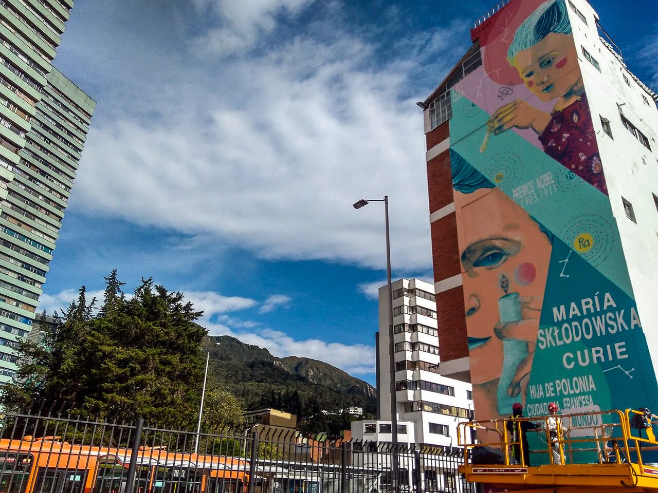 Mural Marie Curie en la UJTL