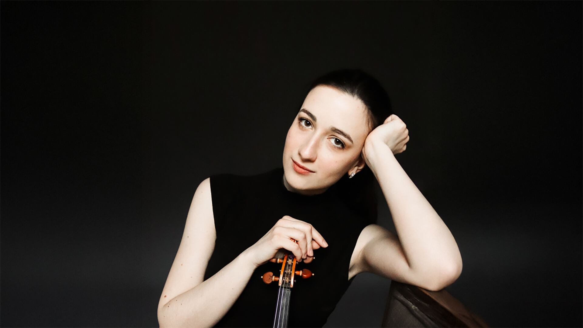 La rusa Maria Lundina sonará su violín en Bogotá.