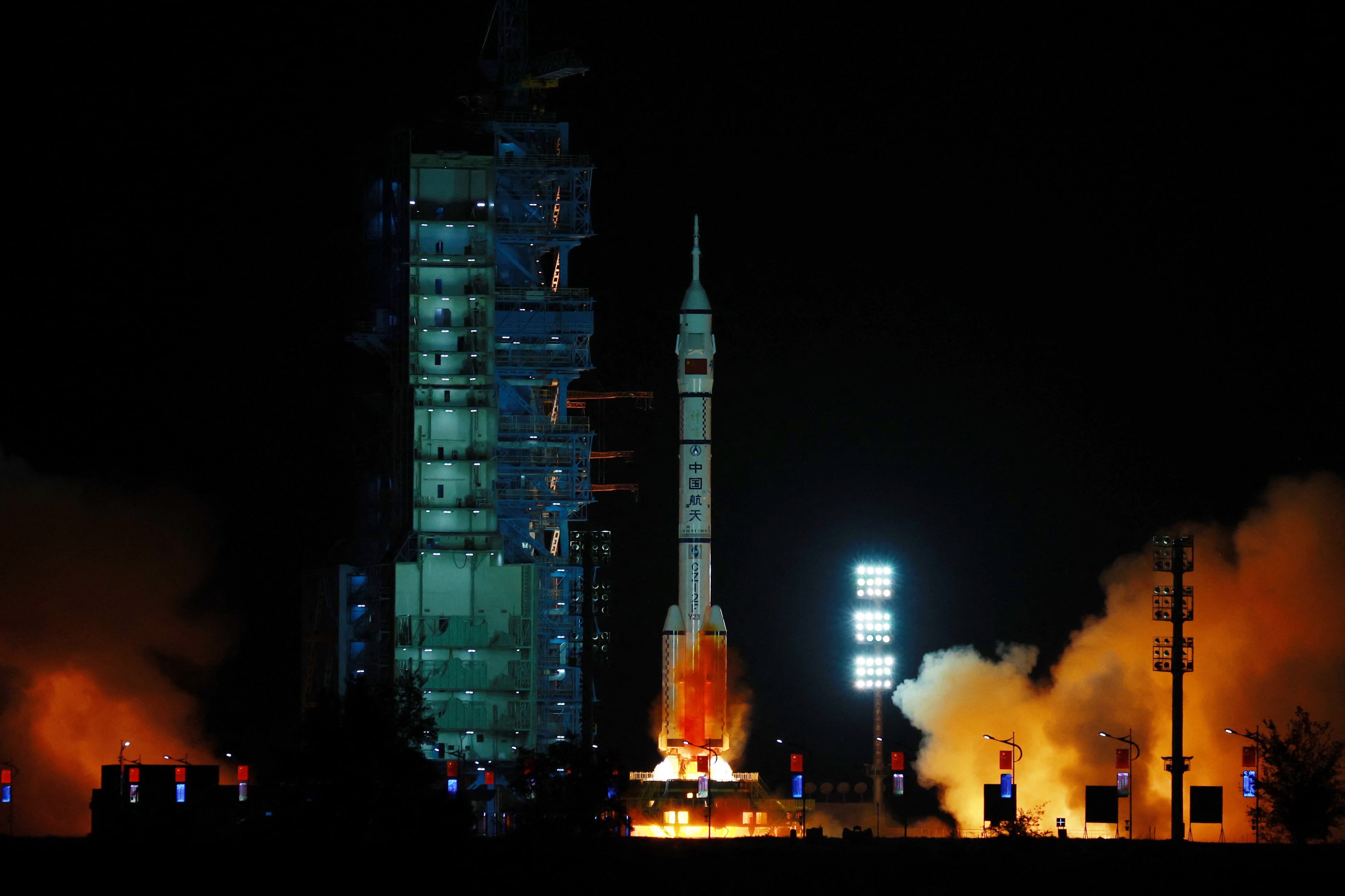 China avanza en su carrera espacial con misión que analizará un año en microgravedad