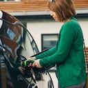 El auge de carros eléctricos e híbridos representa nuevos retos para la infraestructura energética nacional.