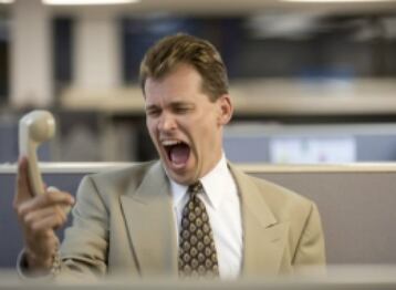 El estrés tiene que ver con el miedo a la amenaza del entorno, la ansiedad por anticipación y pensamientos negativos y bloqueantes. 