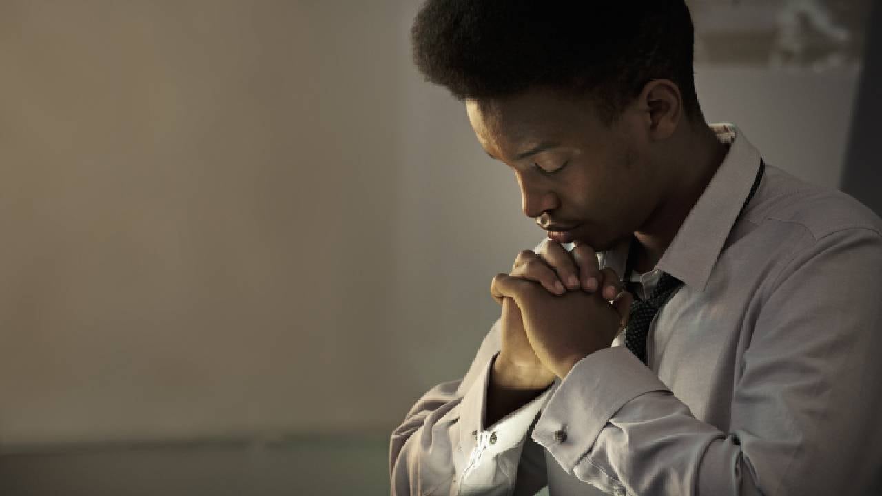 Encomendar las actividades diarias a Dios es un hábito entre católicos y cristianos.